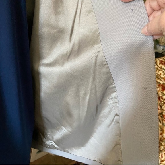 Land’s End jacket for the woman who wants the next job up the corporate ladder. - Picture 3 of 6